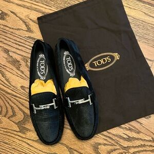 NWOB Tod’s Black Calf Hair Driving Loafer Size 39